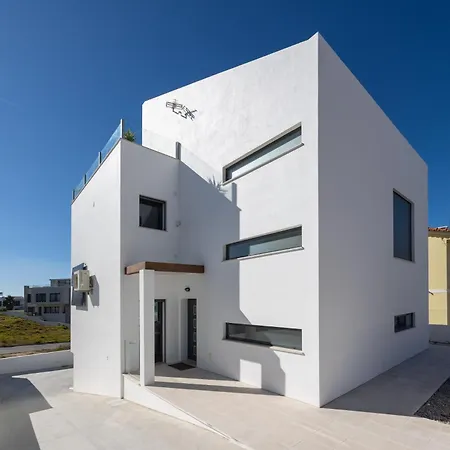 Silver Coast Villa-casa De Luxo Com Piscina E Vista Mar וילה לוריניה