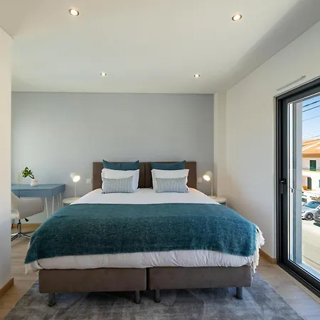 Silver Coast Villa-casa De Luxo Com Piscina E Vista Mar וילה לוריניה